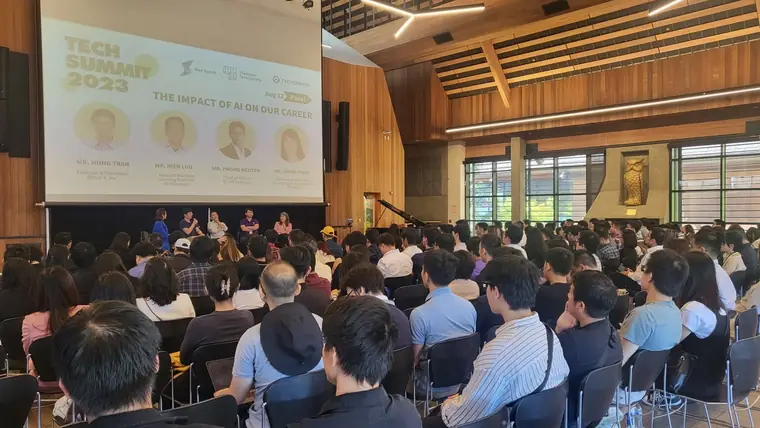 Program session in progress at Vietnam Tech Summit